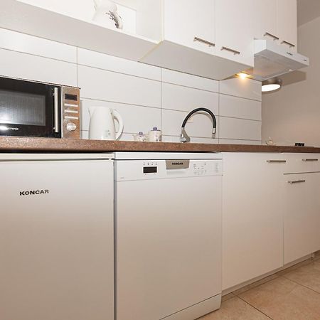 Apartments Lovric Водице Экстерьер фото