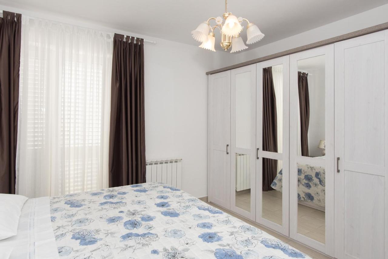 Apartments Lovric Водице Экстерьер фото