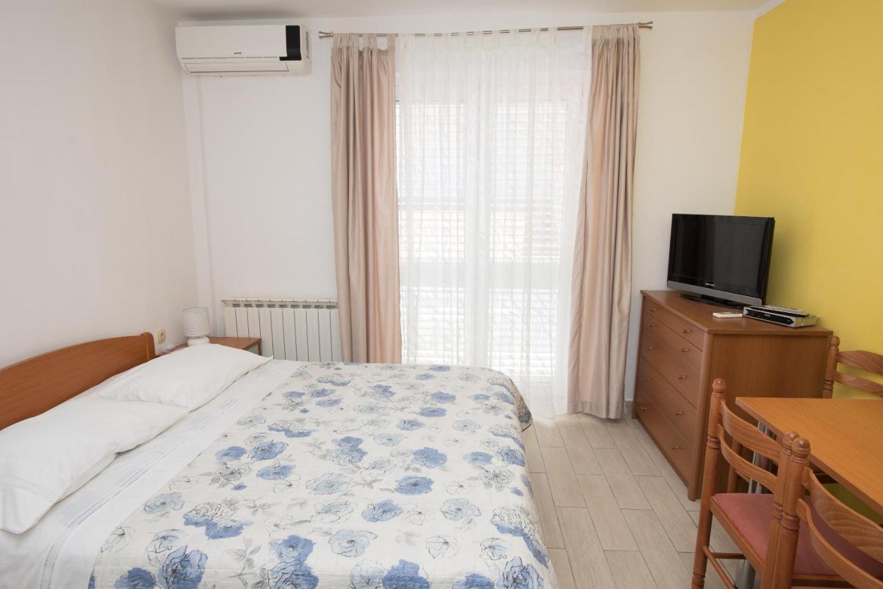 Apartments Lovric Водице Экстерьер фото