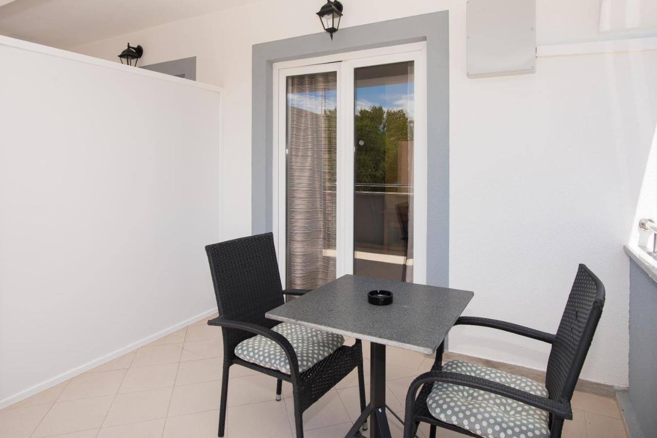 Apartments Lovric Водице Экстерьер фото