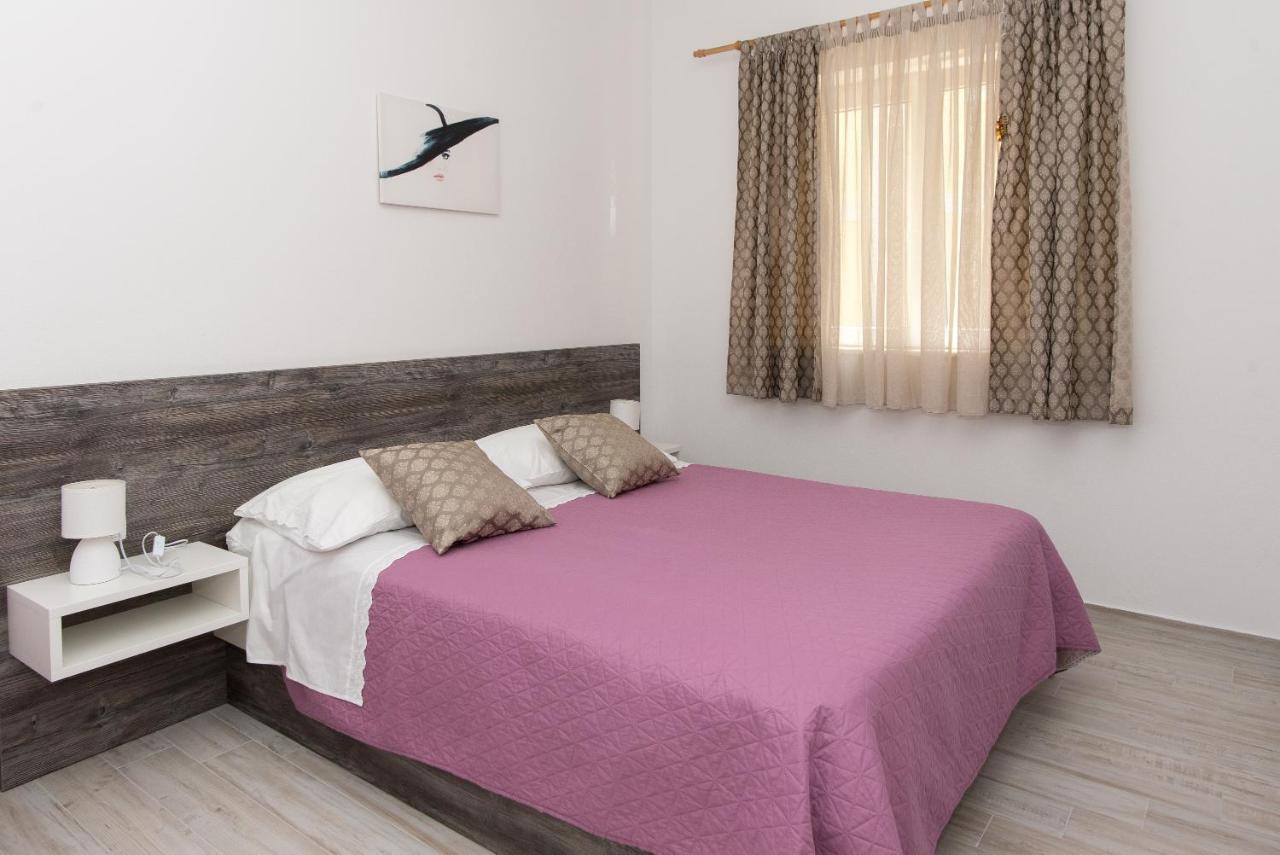 Apartments Lovric Водице Экстерьер фото