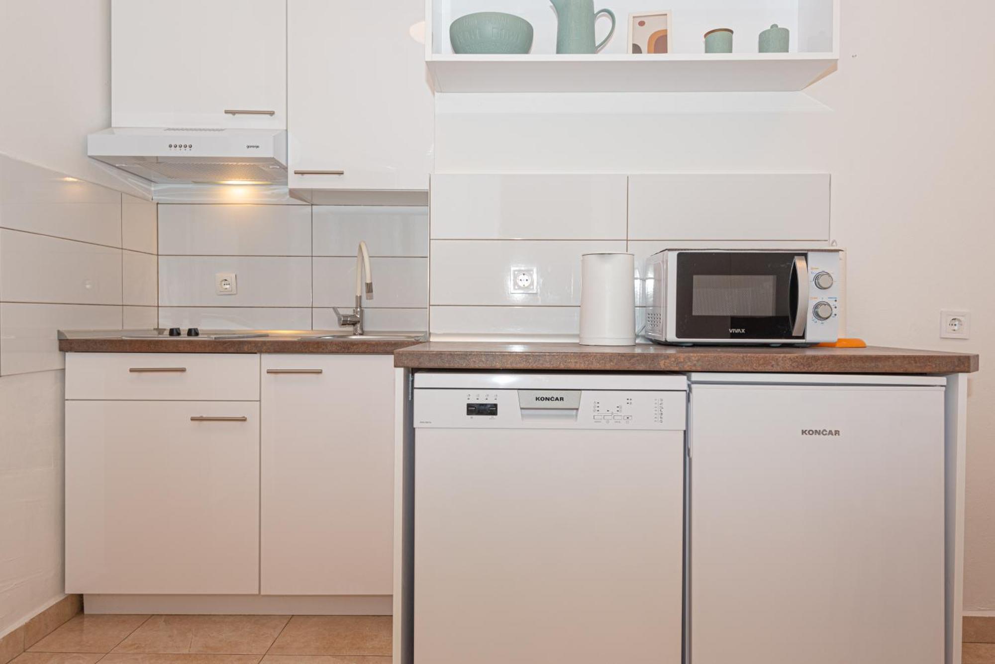 Apartments Lovric Водице Экстерьер фото