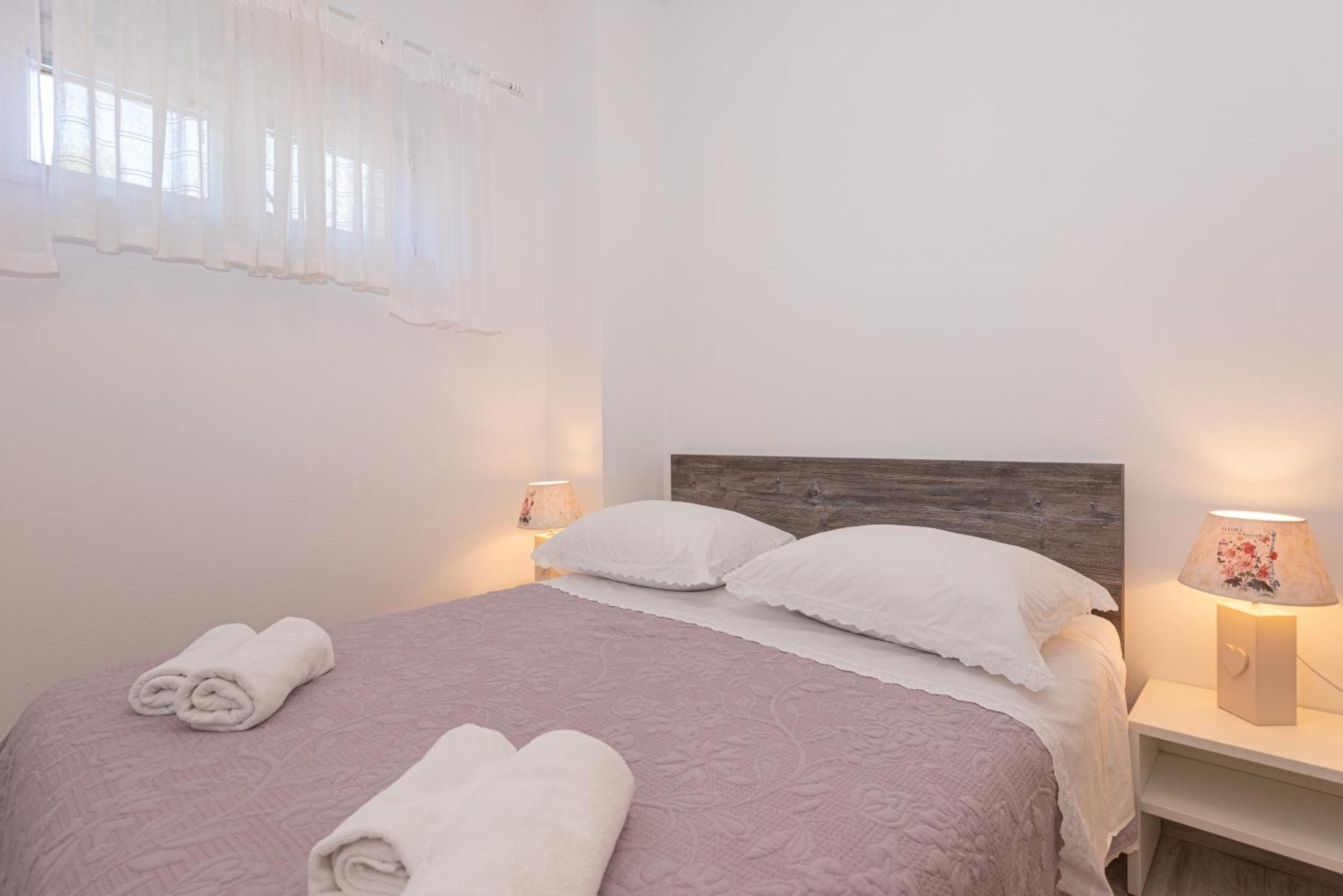 Apartments Lovric Водице Экстерьер фото
