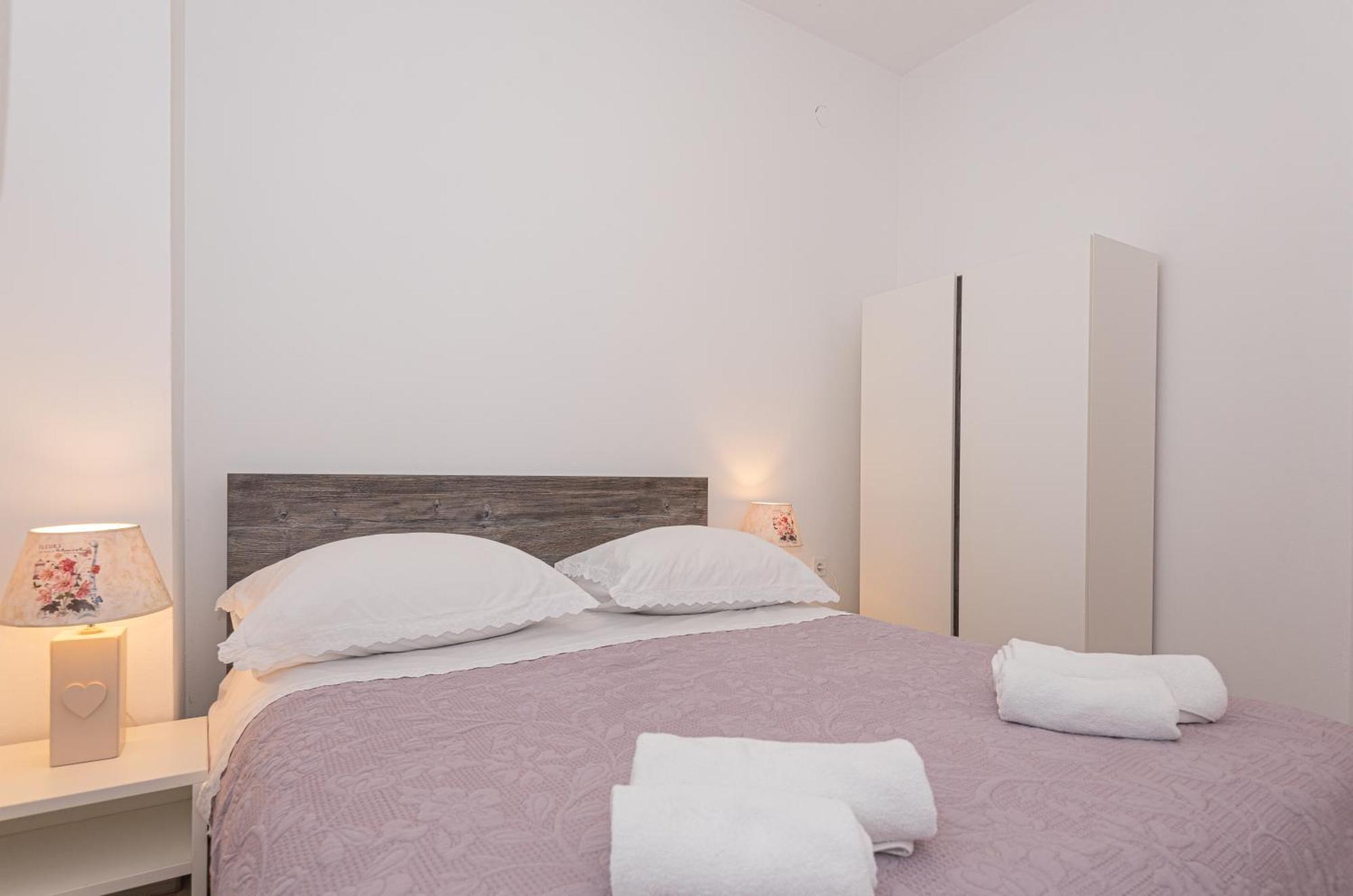 Apartments Lovric Водице Экстерьер фото