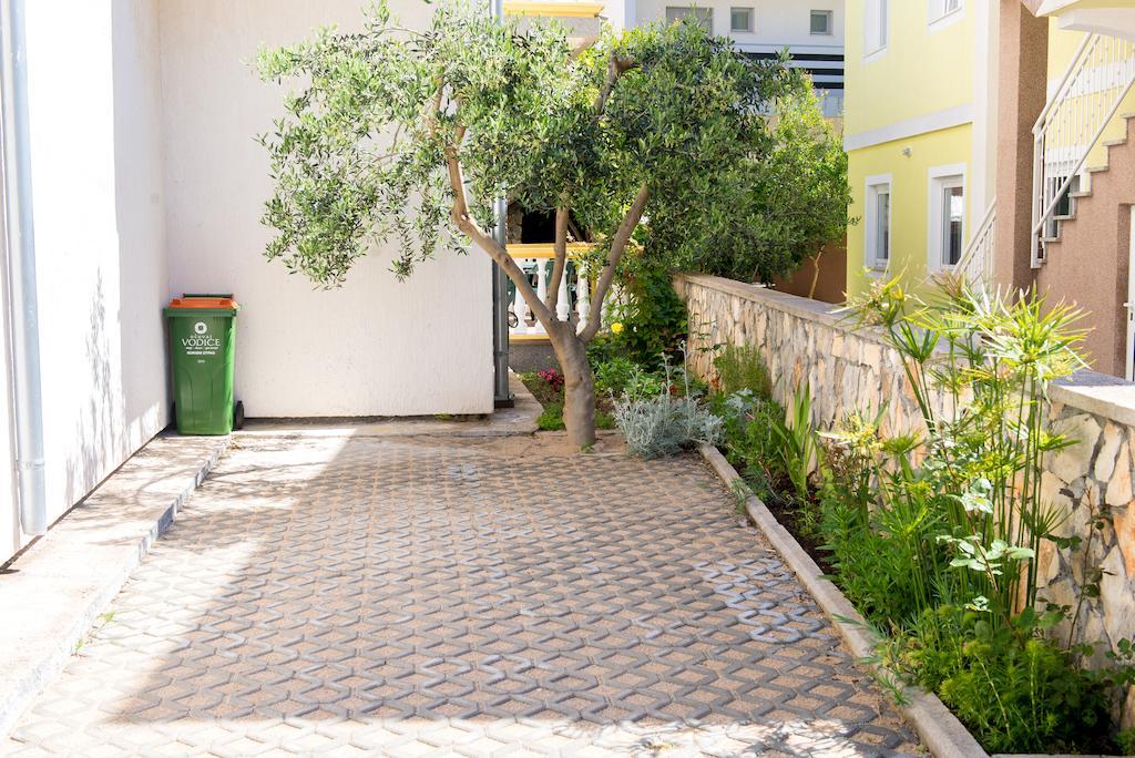 Apartments Lovric Водице Экстерьер фото